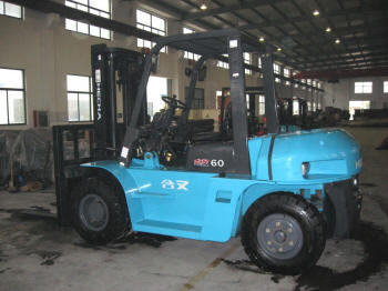 Heavy HECHA forklift