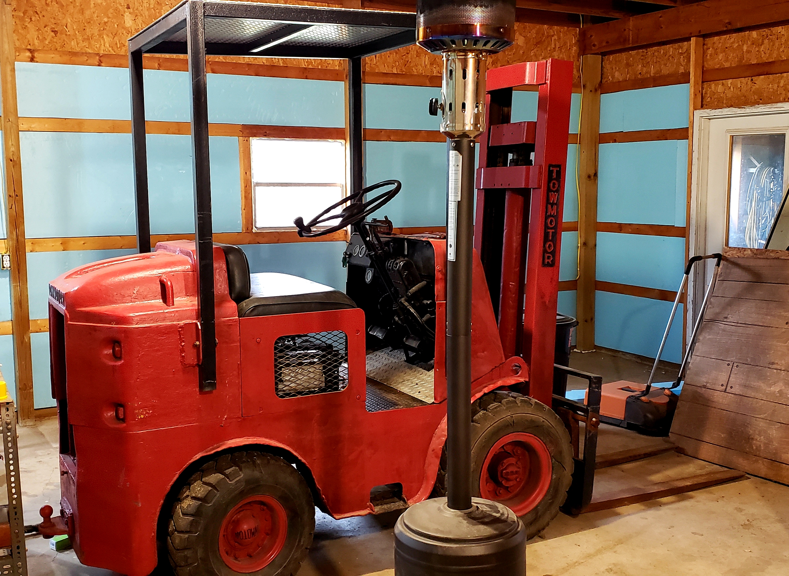 Towmotor Forklifts Pictures And History
