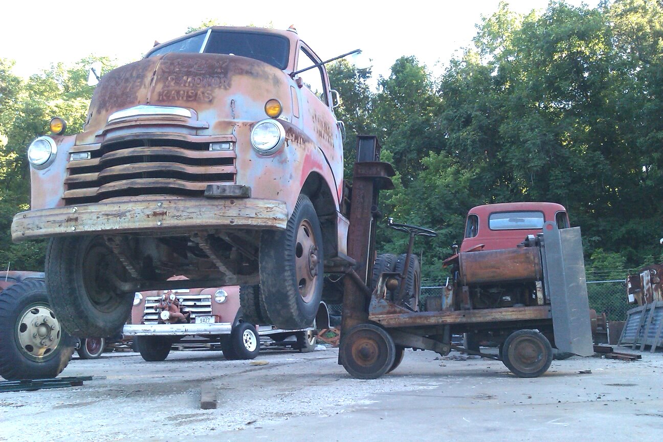 TOWMOTOR forklifts pictures and history