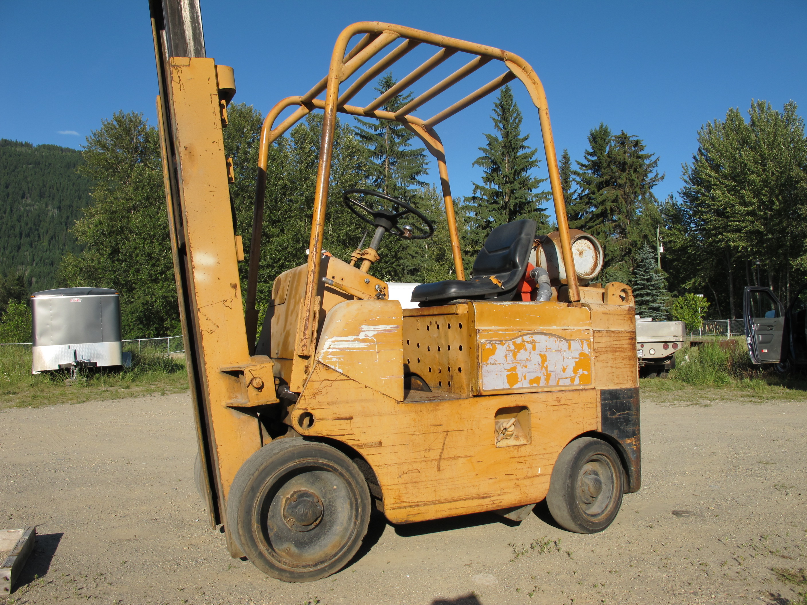 TOWMOTOR forklifts pictures and history