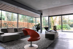 Plafond in Noten gefineerd zwart MDF