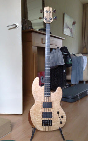 Gitaar met top van Birds Eye maple